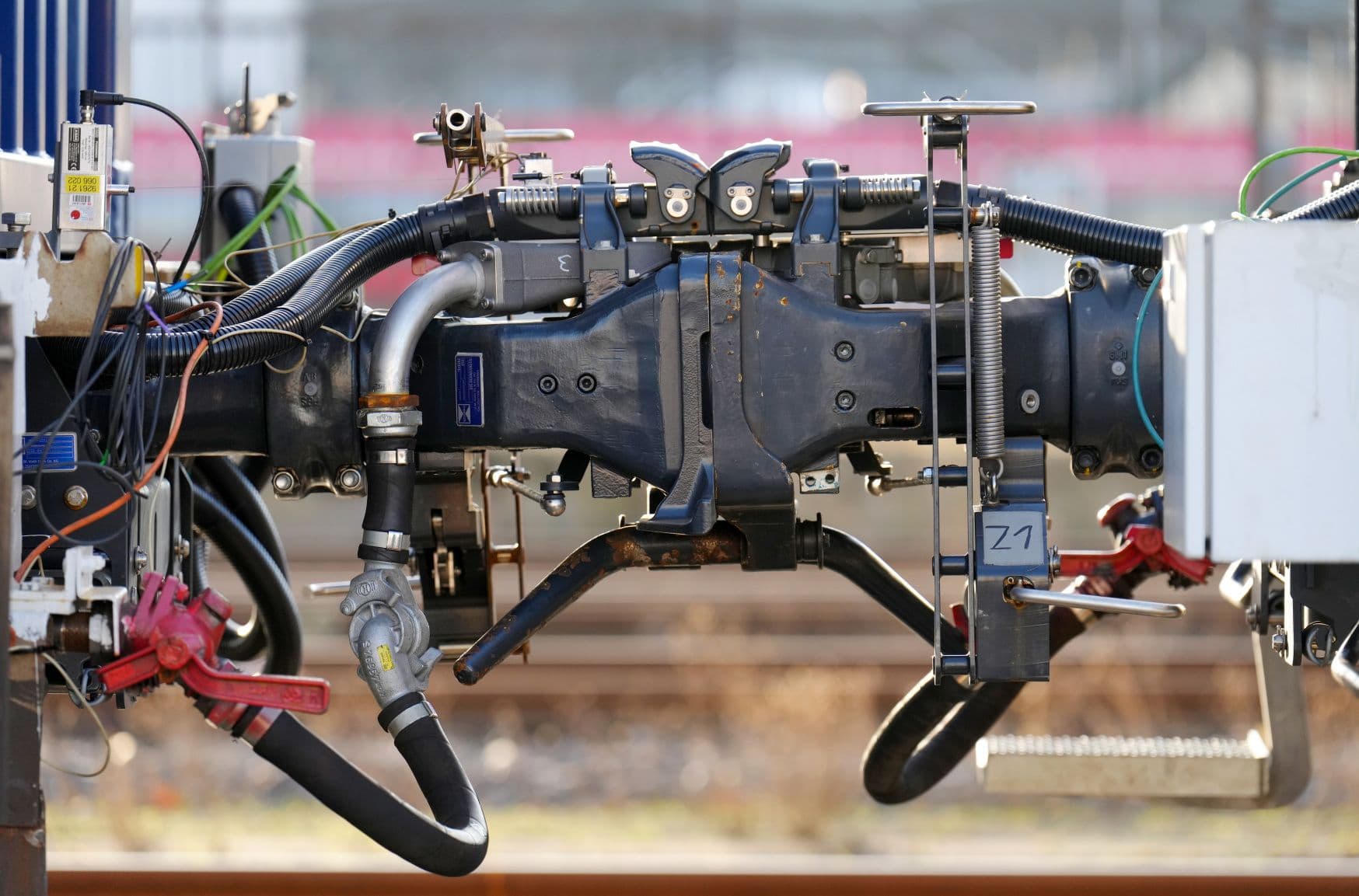 Europe's First Hybrid Digital Automatic Coupler Locomotive Test Run Completed