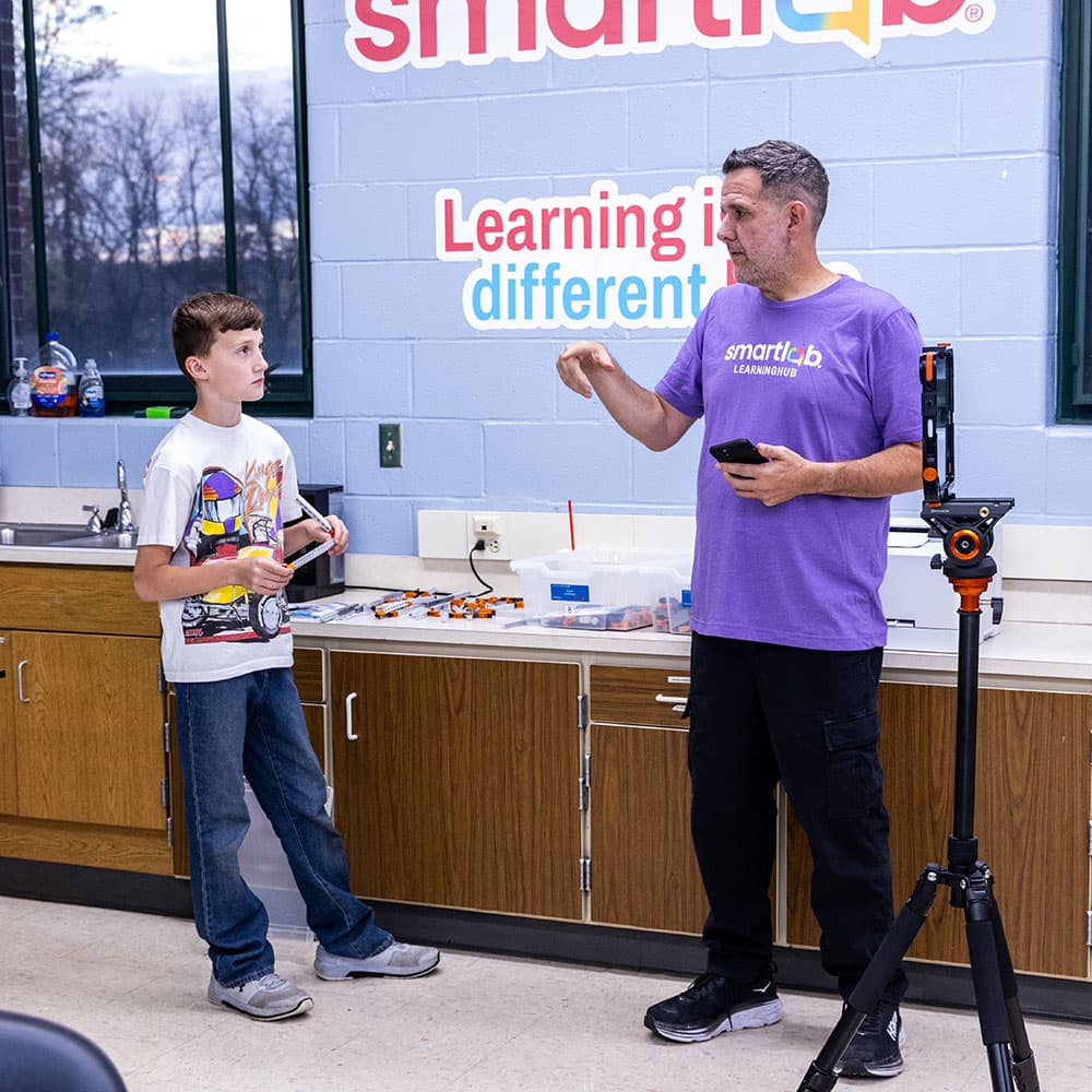 Ayres Elementary teacher sparks STEM curiosity in SmartLab students