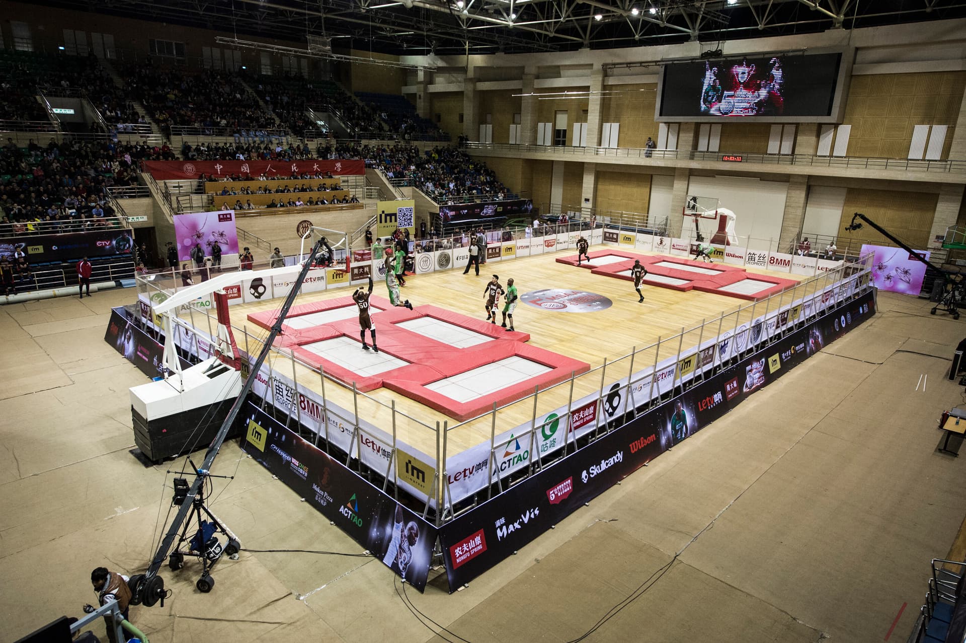 2v2 Mini Slamball Delivers Consecutive Trampoline Dunks and Contested Block