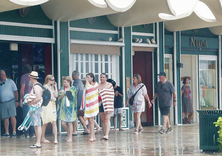 Kona Storm Cancels Flights, Hotel Bookings Across Hawaii Islands