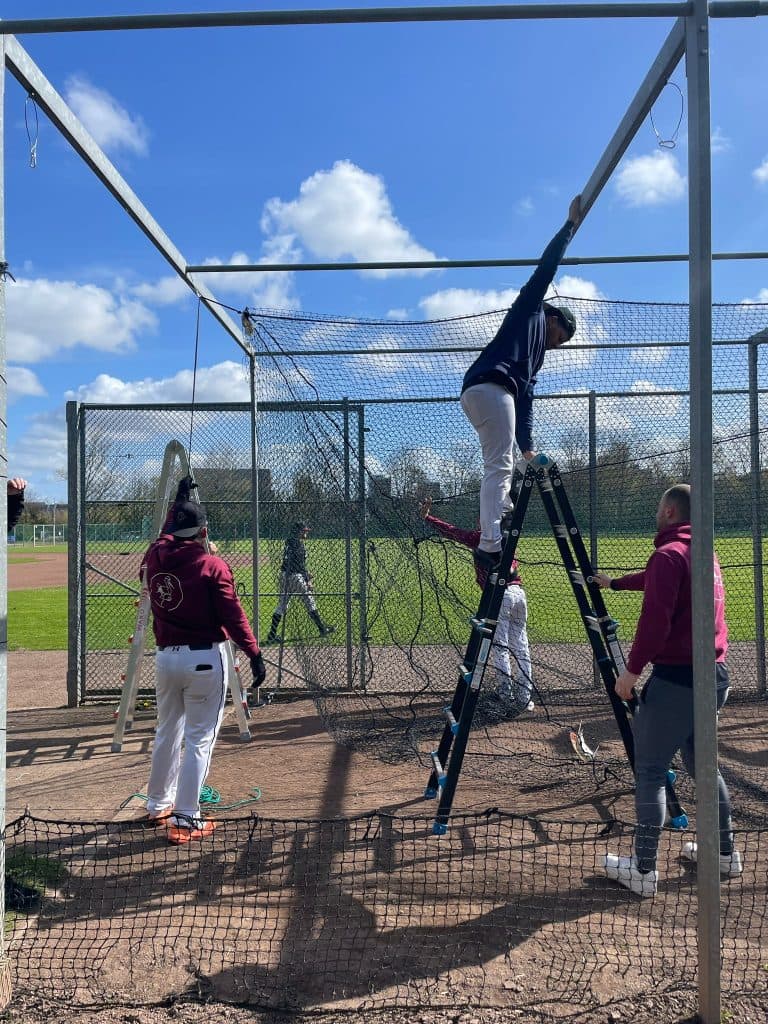 Storks Den Haag rebuilds batting cage with team volunteer effort