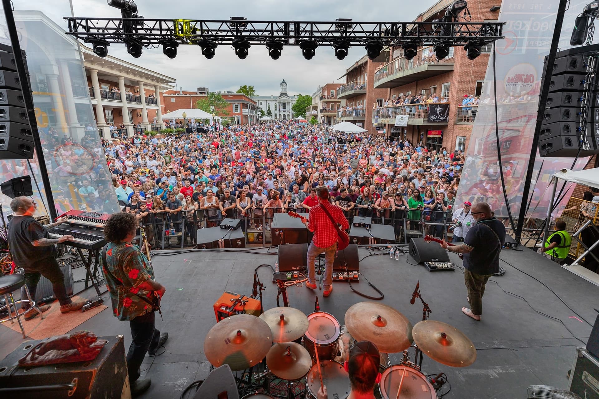 Wilco to headline free Double Decker Arts Festival in Oxford April 25