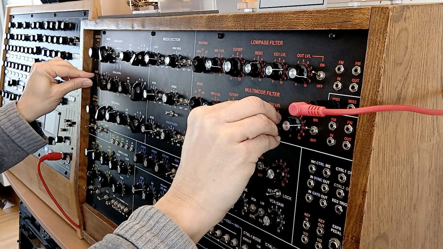 Kurtz Mindfields Demos Analog Sequencing With NRsynth Ancestor and SynthR4