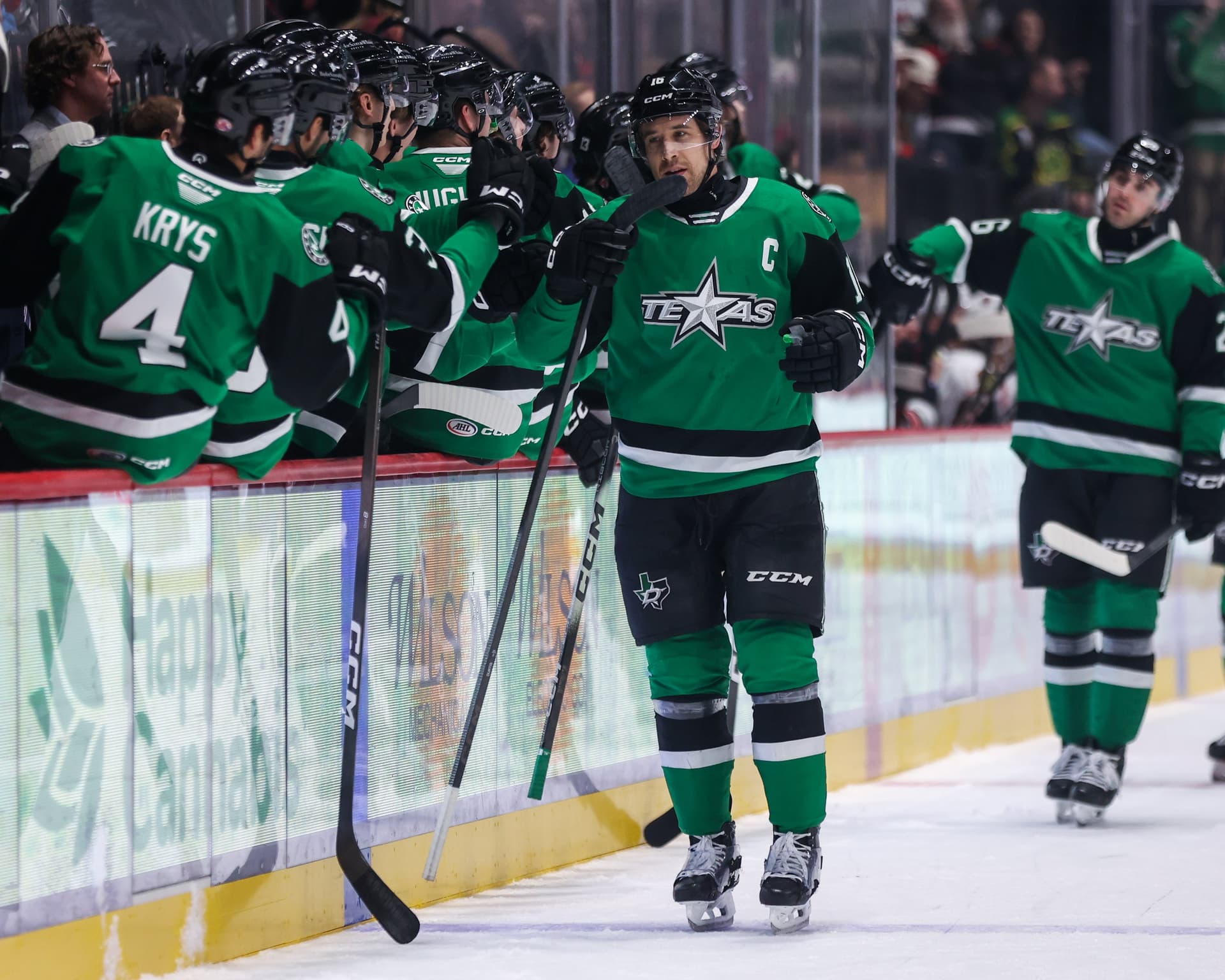 Tiefensee's First North American Shutout, McKenzie's 200th Propel Stars 5-0