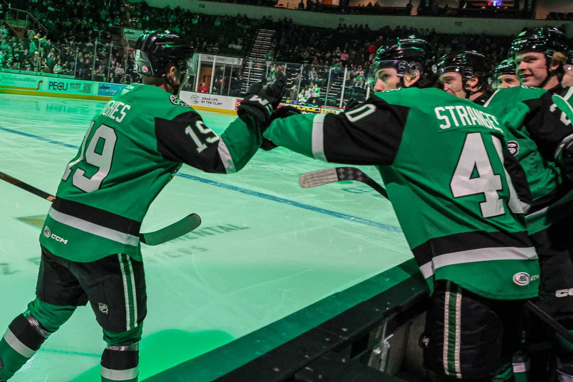 Texas Stars Edge Chicago Wolves 2-1, Poirier Leads the Way