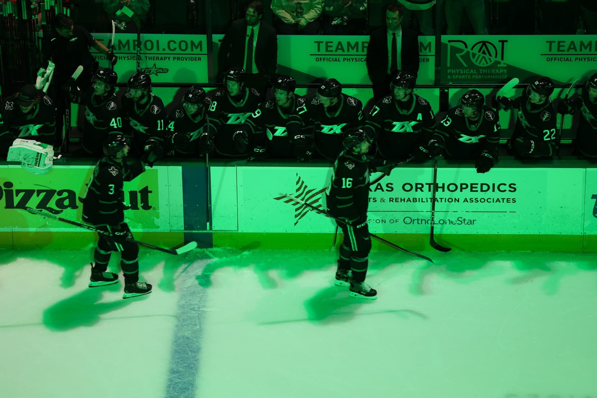 Rickwood scores twice in debut as Stars rout IceHogs 6-1