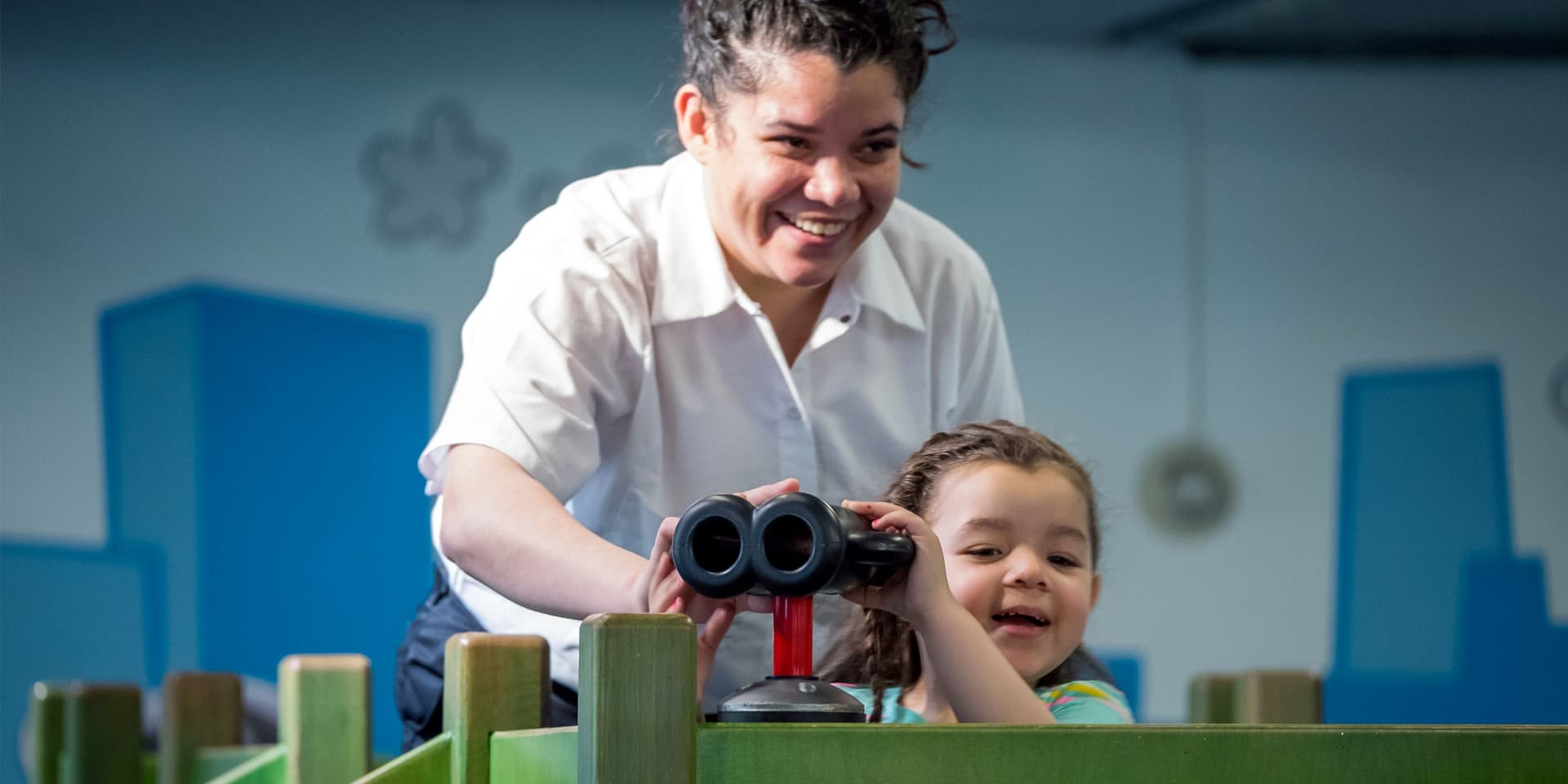 NYC museum program reunites incarcerated fathers with their children
