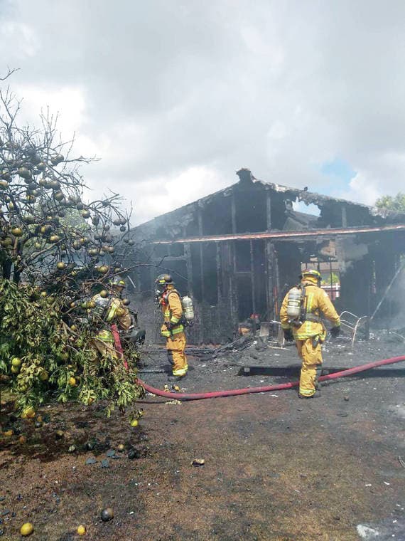 Kahuna Road structure fire in Kapa‘a displaces two to five residents, pet