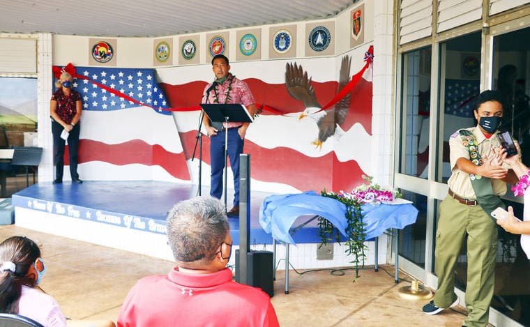 Kaua‘i Veterans Museum unveils large mural, hosts community movie night