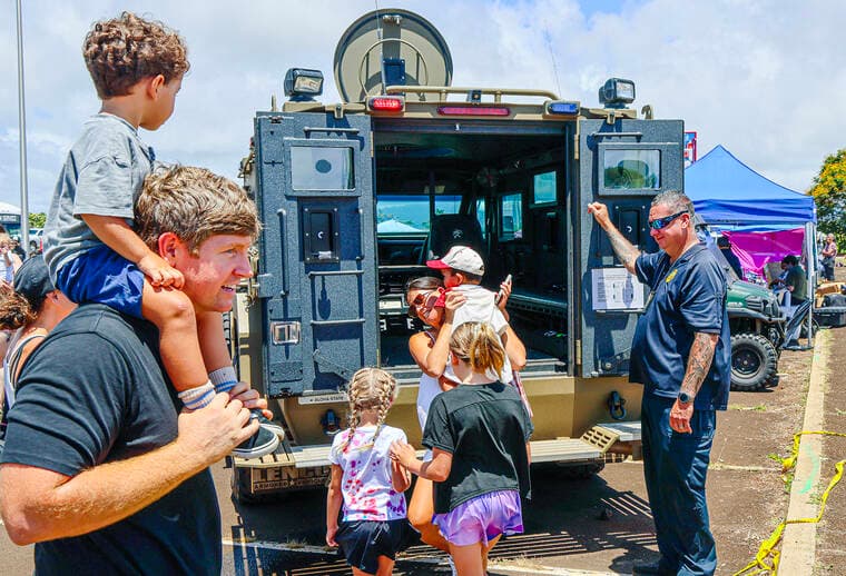 Kauai Touch-A-Truck event draws families, first responders and utility support