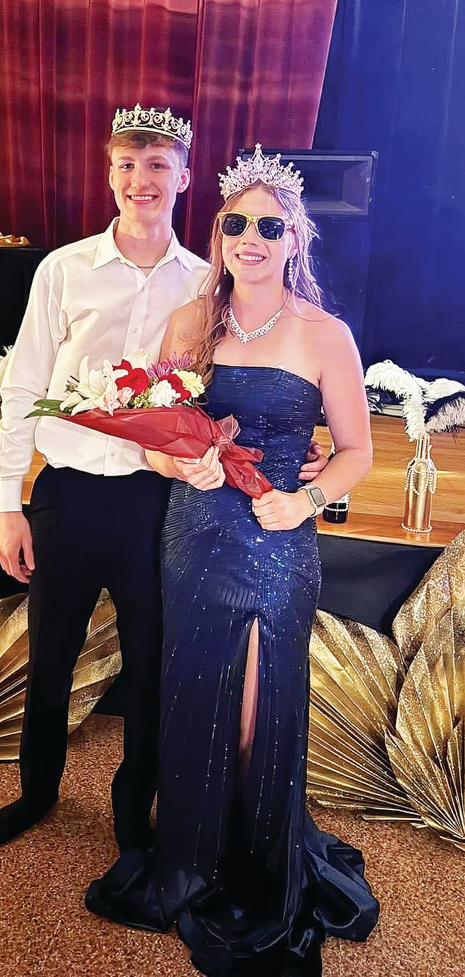 Vinton County High School crowns prom royalty at Gatsby Golden Gala
