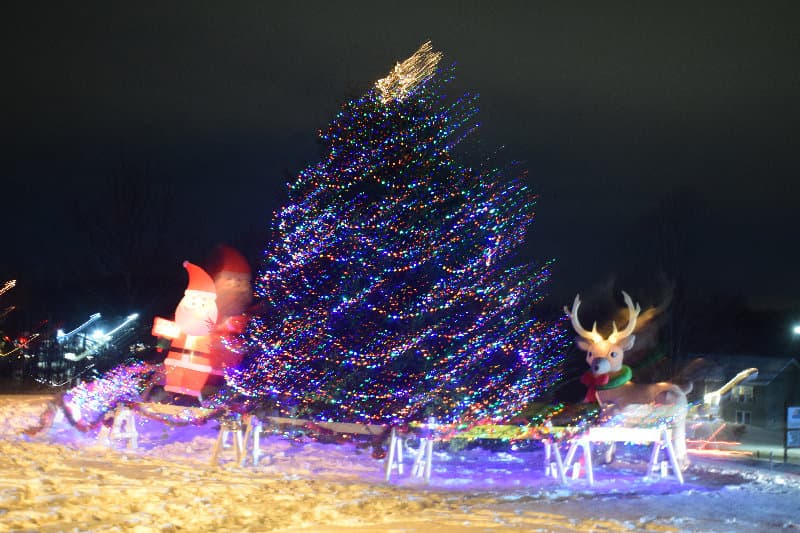 Newburgh Lights Chadwick Lake Tree, Santa Appeared for Annual Ceremony