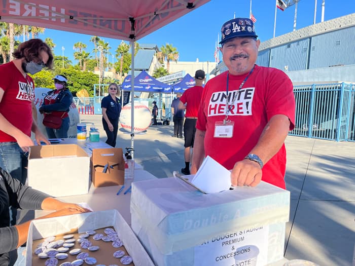 Aramark Campus Dining Workers Picket ASU Campuses, Demand Contract Improvements