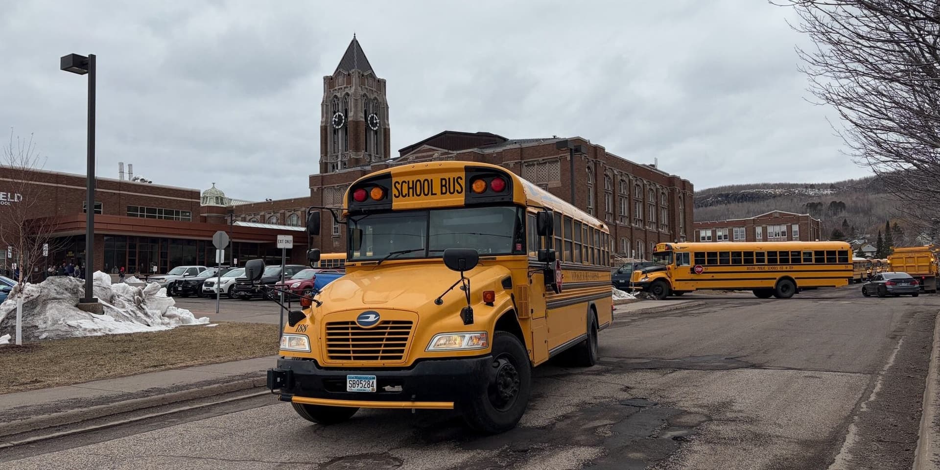 Water main break sends Denfeld High School home early in Duluth
