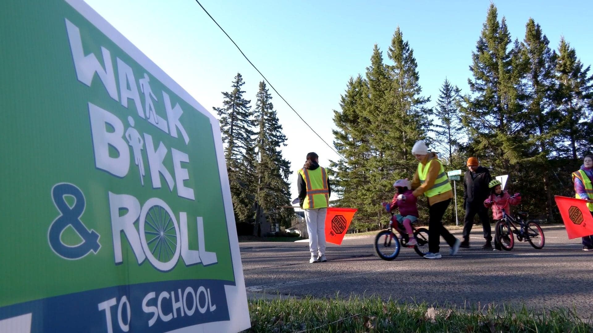 Congdon Elementary marks Walk, Bike and Roll to School Day with safety lessons