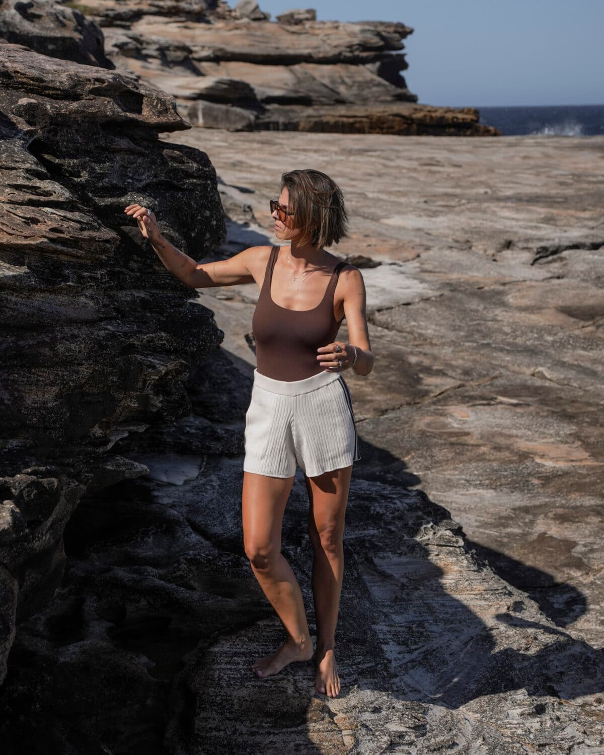 Coastal Minimalism 2026 Reinterprets Grandmother Style With Sleek, Pared-Down Ease