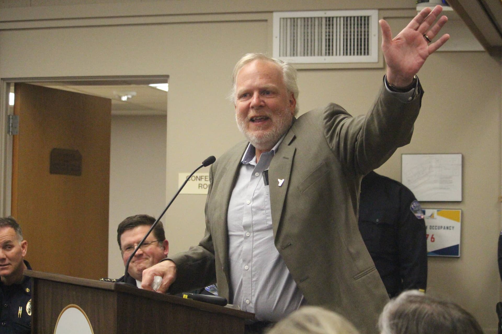 Oak Harbor loses longtime council anchor as Jim Woessner retires