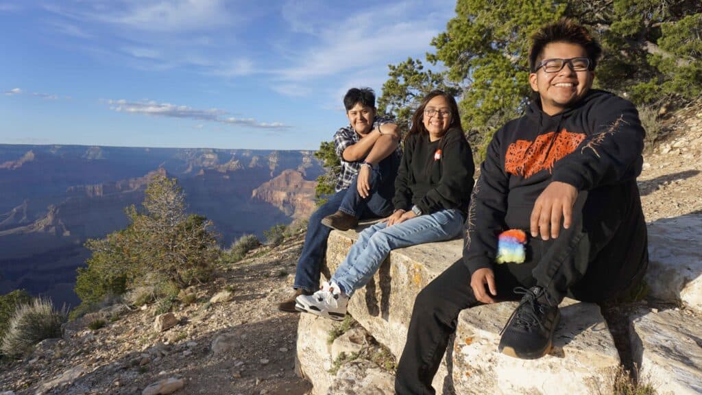 Zuni Youth Weavers Build Confidence at Grand Canyon Demonstrations