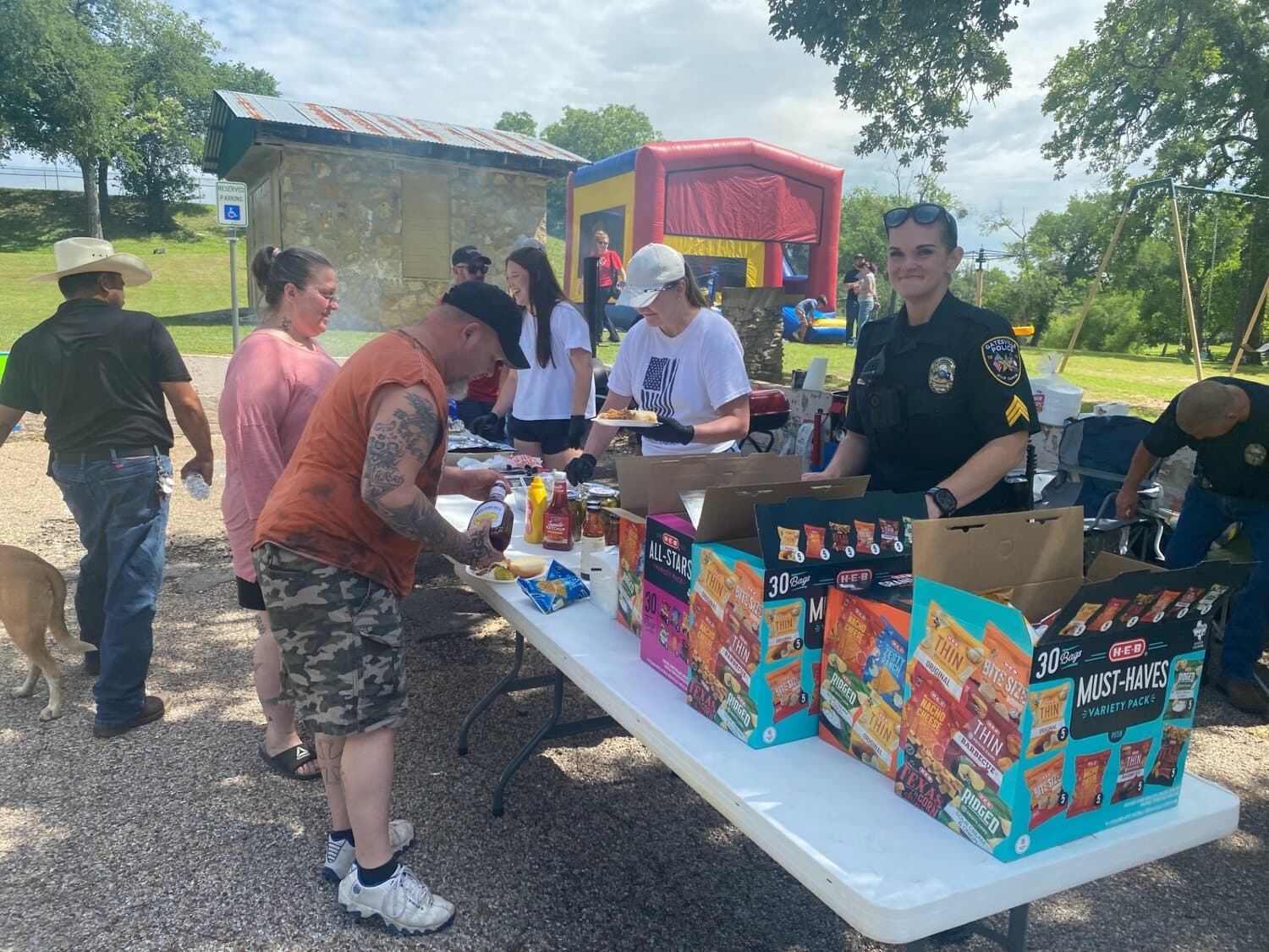 Gatesville police host free cookout to build community trust