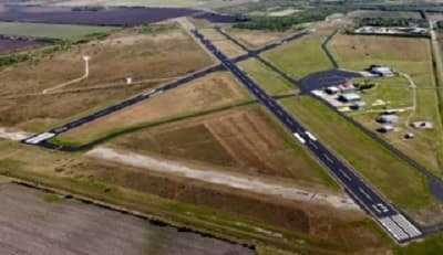 Alice International Airport serves military training, tourism and local aviation