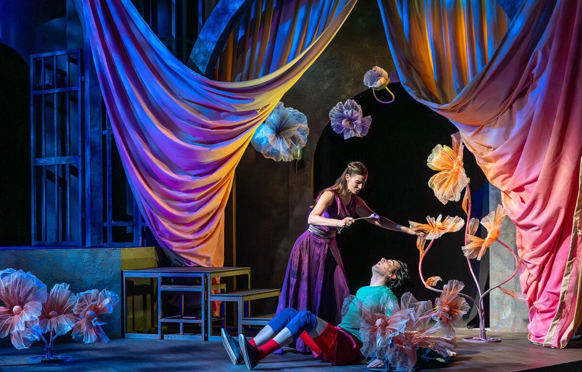 Tony Award–Winning Acting Company Brings Two January Productions to Asheville