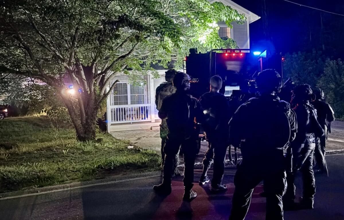 Two escaped inmates captured in Asheville after weeklong search