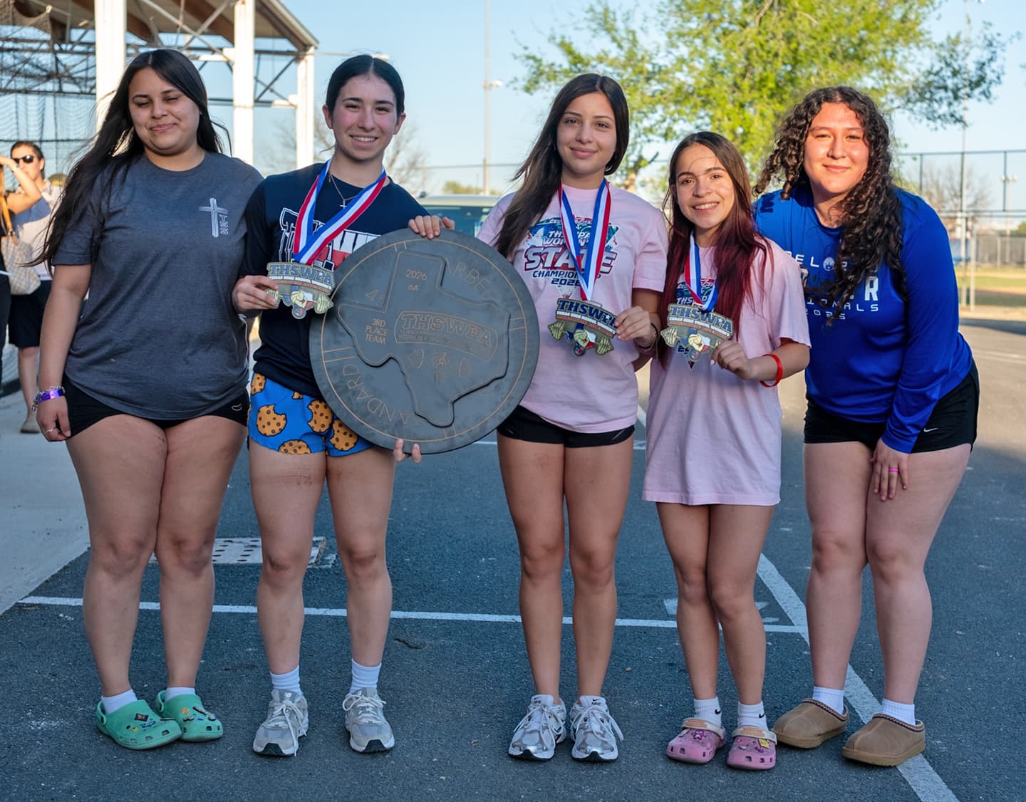 Del Rio Girls Powerlifting Claims Three State Titles, Finishes Third Overall