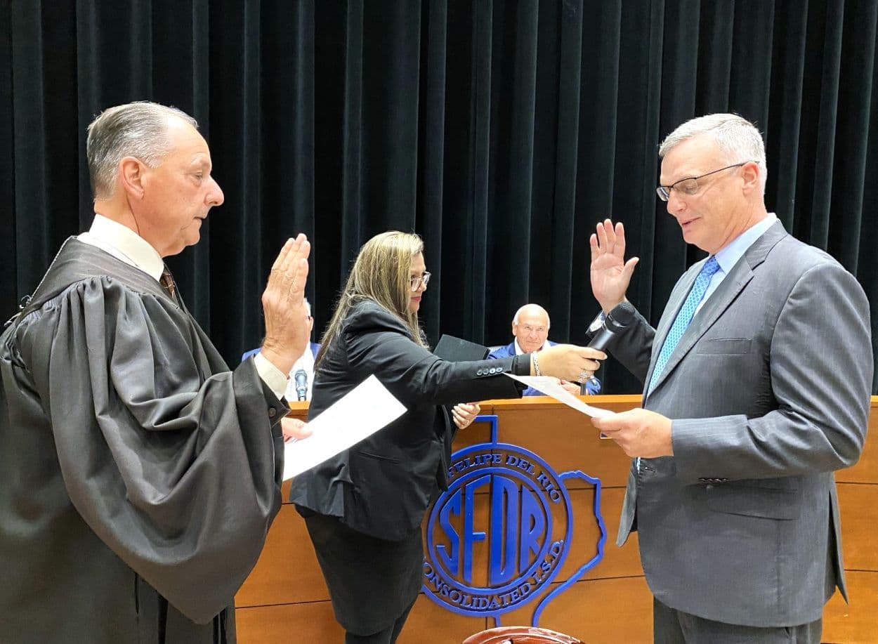San Felipe Del Rio CISD certifies election, welcomes new board members