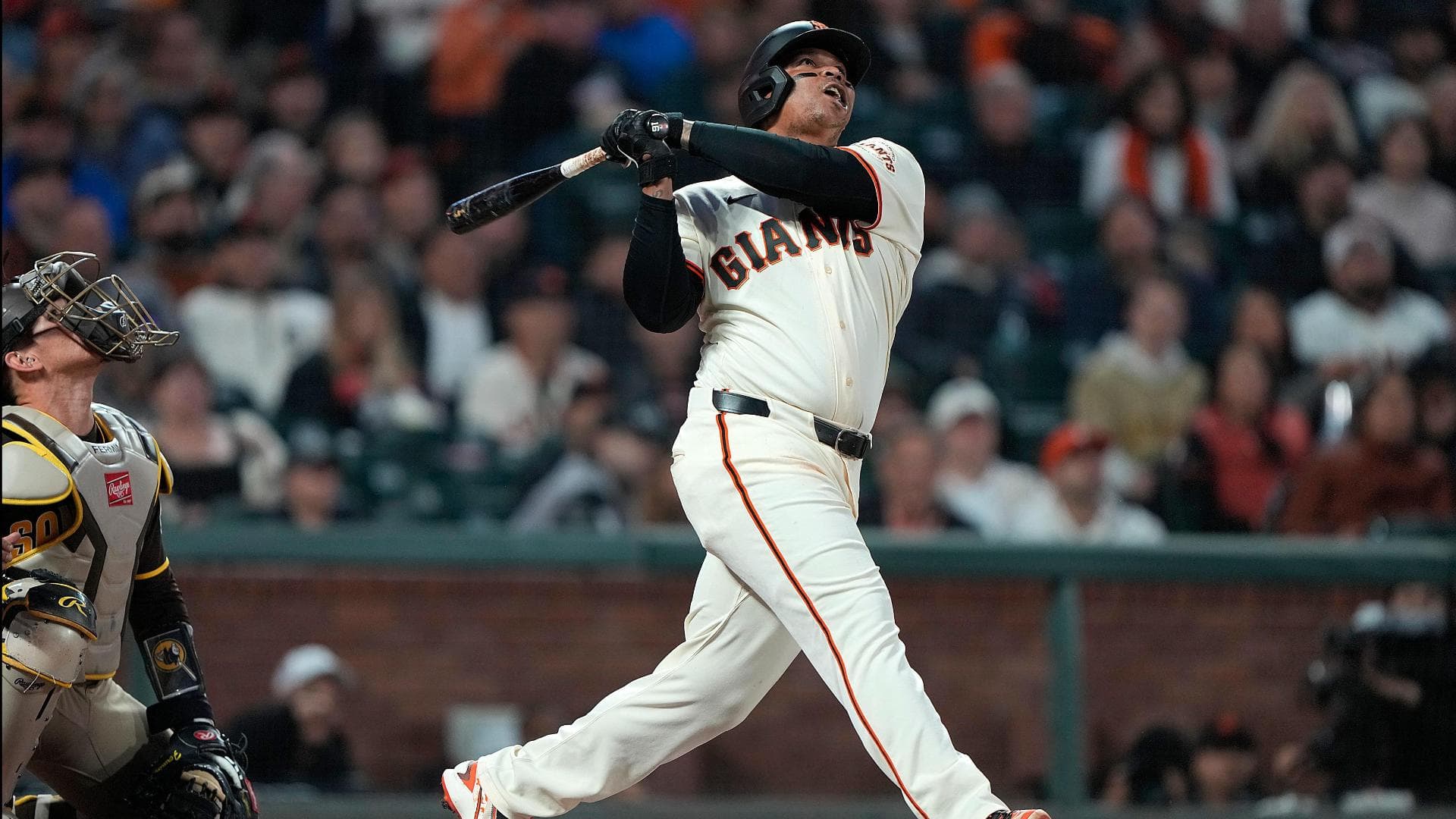 McDonald shines, Giants snap six-game skid with 3-2 win over Padres