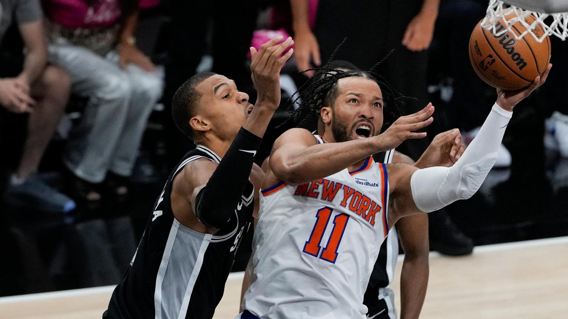 Knicks and Spurs battle for control in NBA Finals Game 2