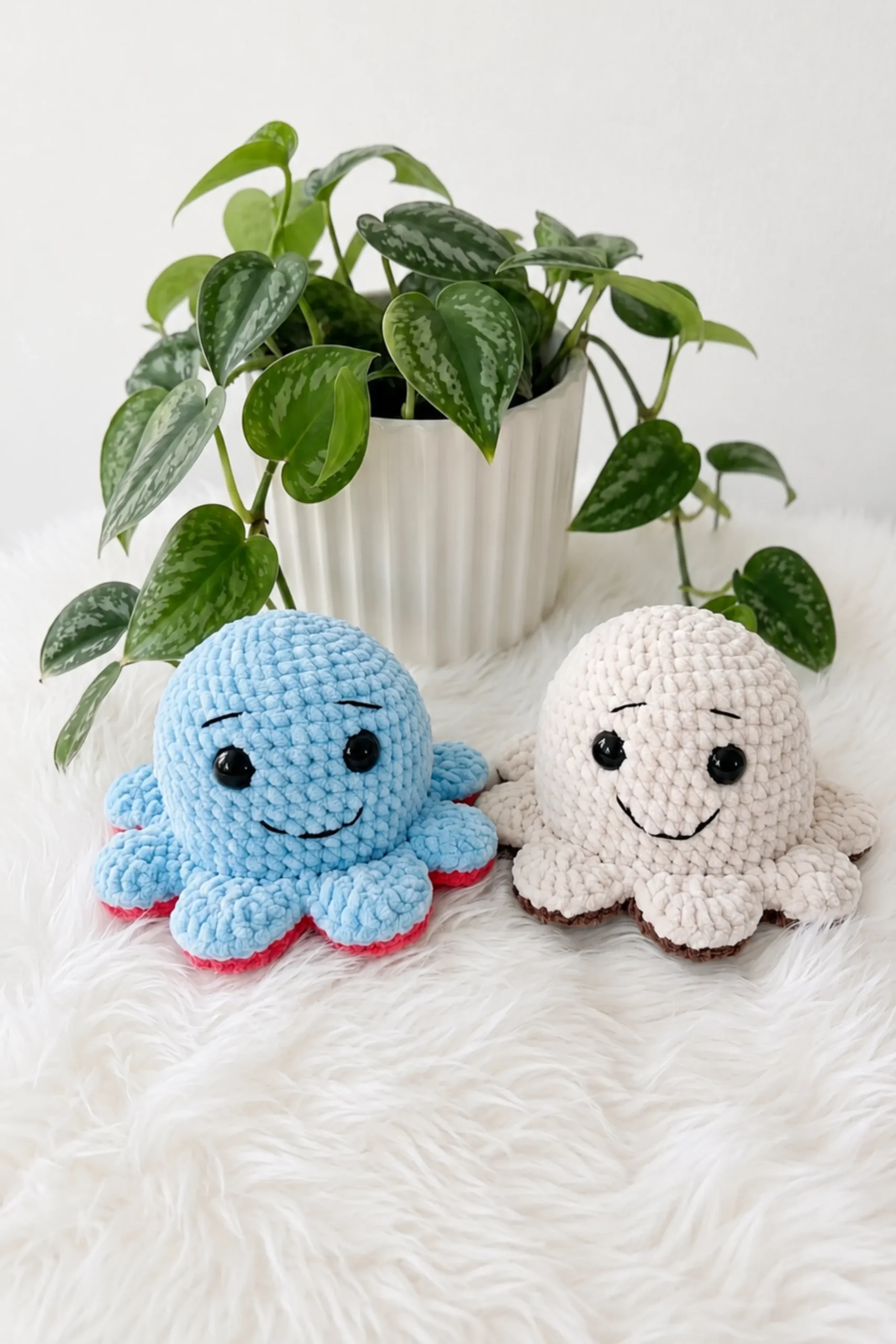 Free reversible octopus crochet pattern flips between two expressions