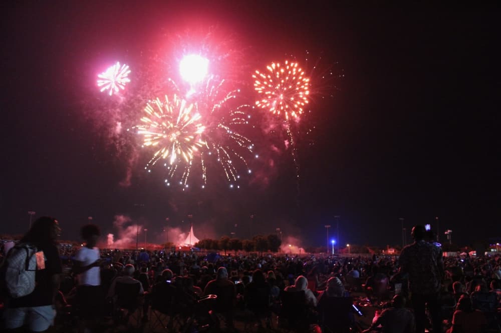 Thousands gather for Allen USA fireworks, music and family fun