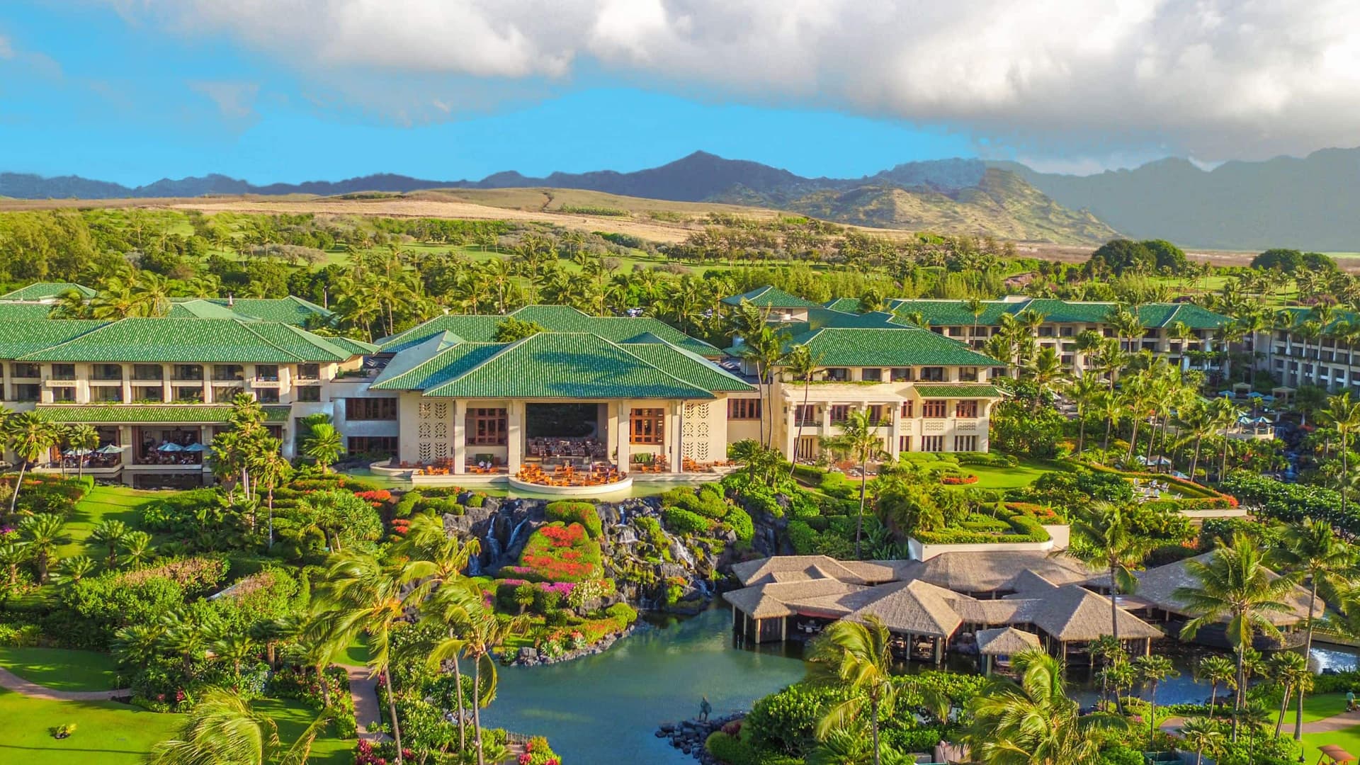 Grand Hyatt Kaua‘i Names Tina Marie Galicinao, Angeelee Rolland Yearly Honorees
