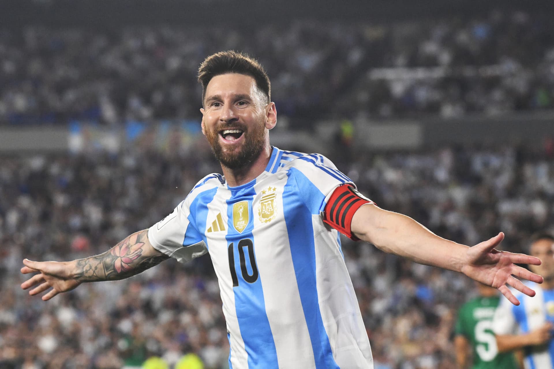 Argentina and France impress in winning World Cup debuts