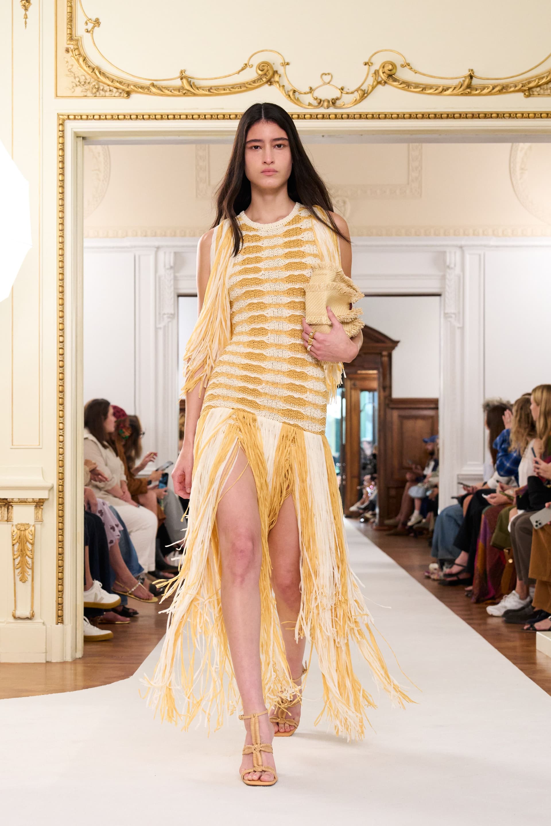 Chain belts are back, the fastest way to upgrade outfits