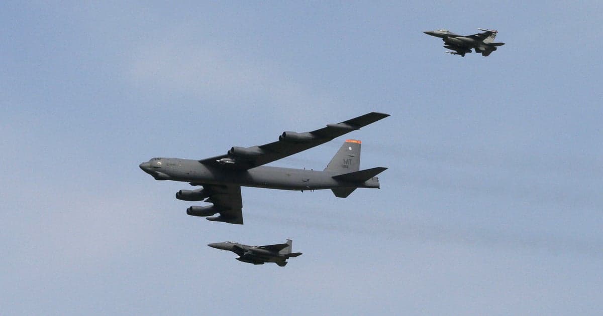 U.S. B-52 Flights Off Venezuela Coast Raise Oversight and Market Concerns