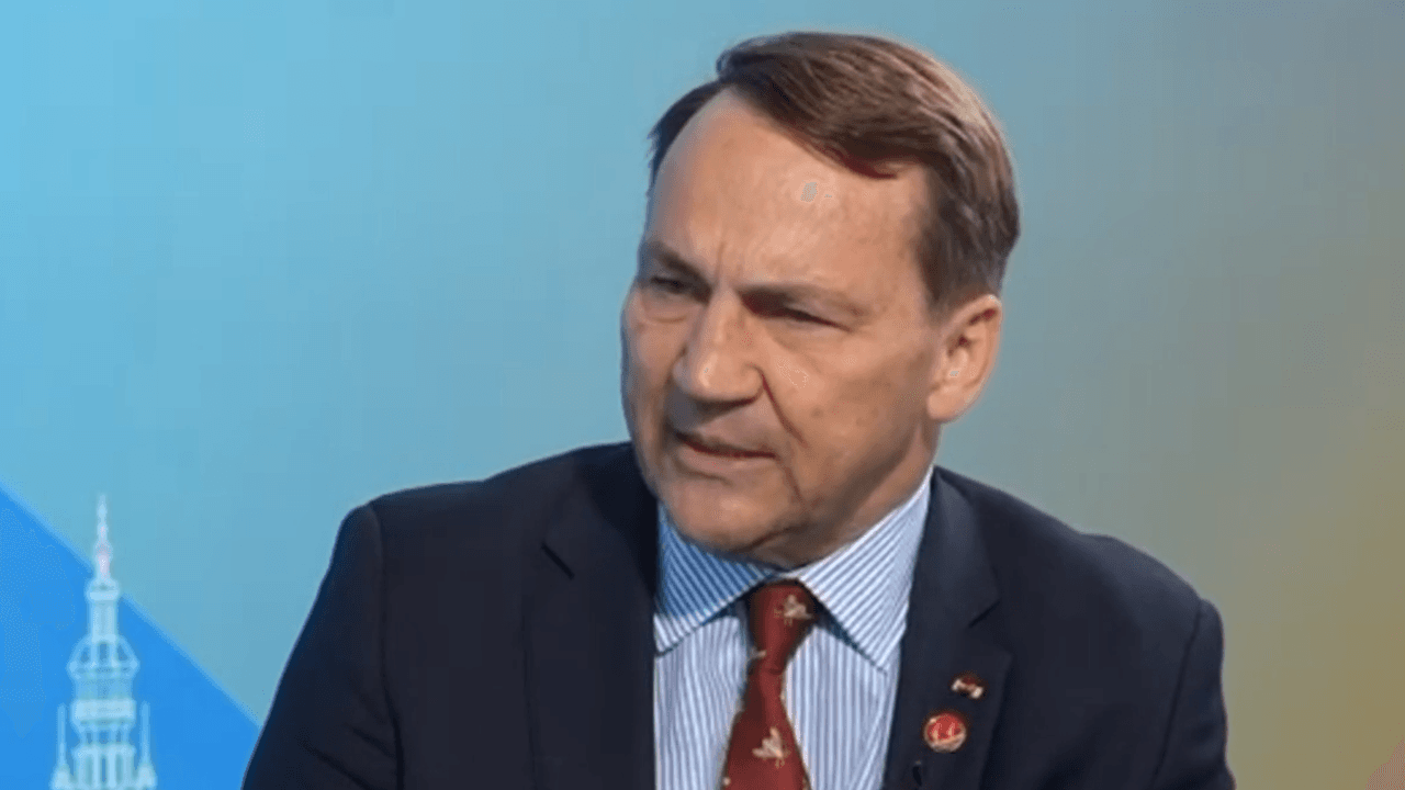 Poland’s Sikorski warns Russia could stage false flag attack on NATO