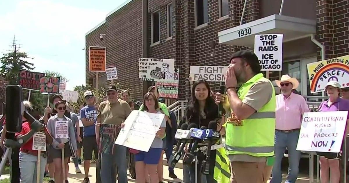 Veterans Mobilize to Protest Controversial ICE Arrest in Broadview