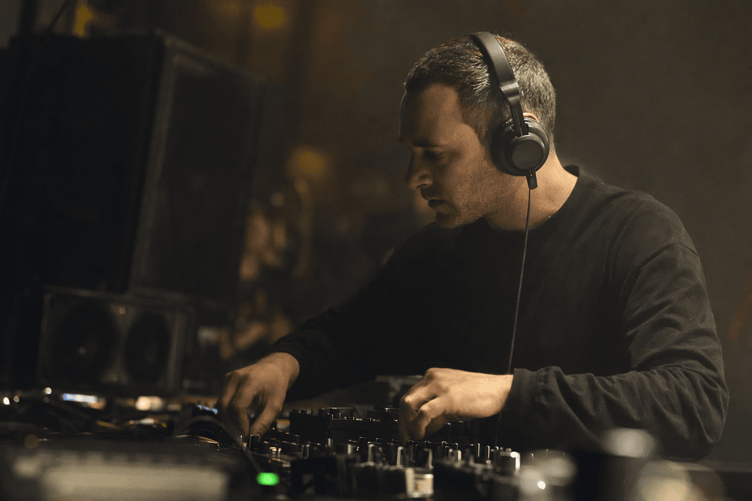 Root’s Selected Remixes turns minimal techno into a curated conversation