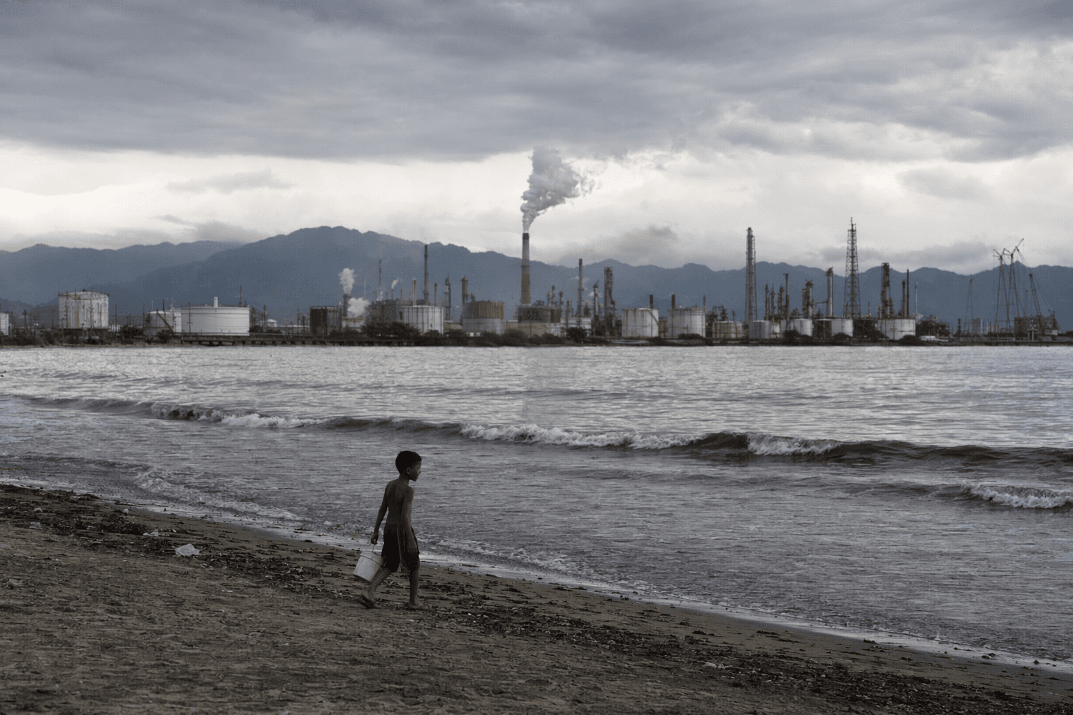 Countries gather in Colombia to map fossil fuel phaseout path