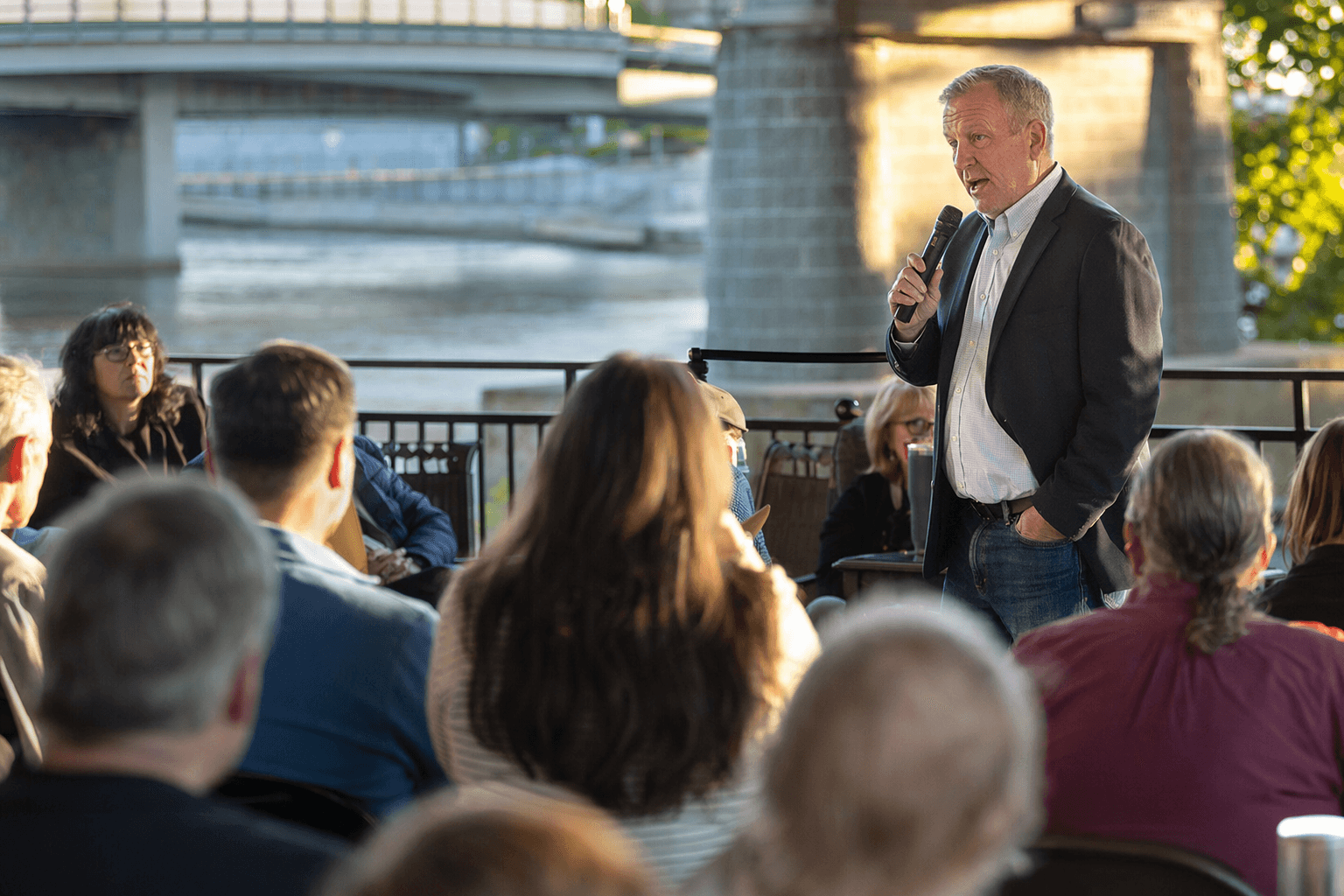 Residents quiz DeReus on homelessness, water rates, street paving, theater