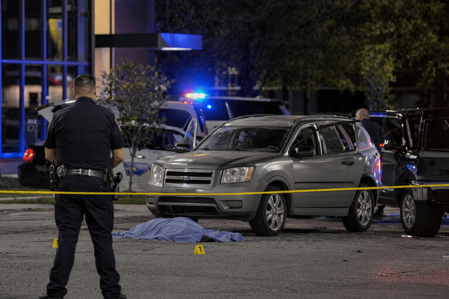 Texas father fatally shoots suspected carjacker in Garland self-defense encounter