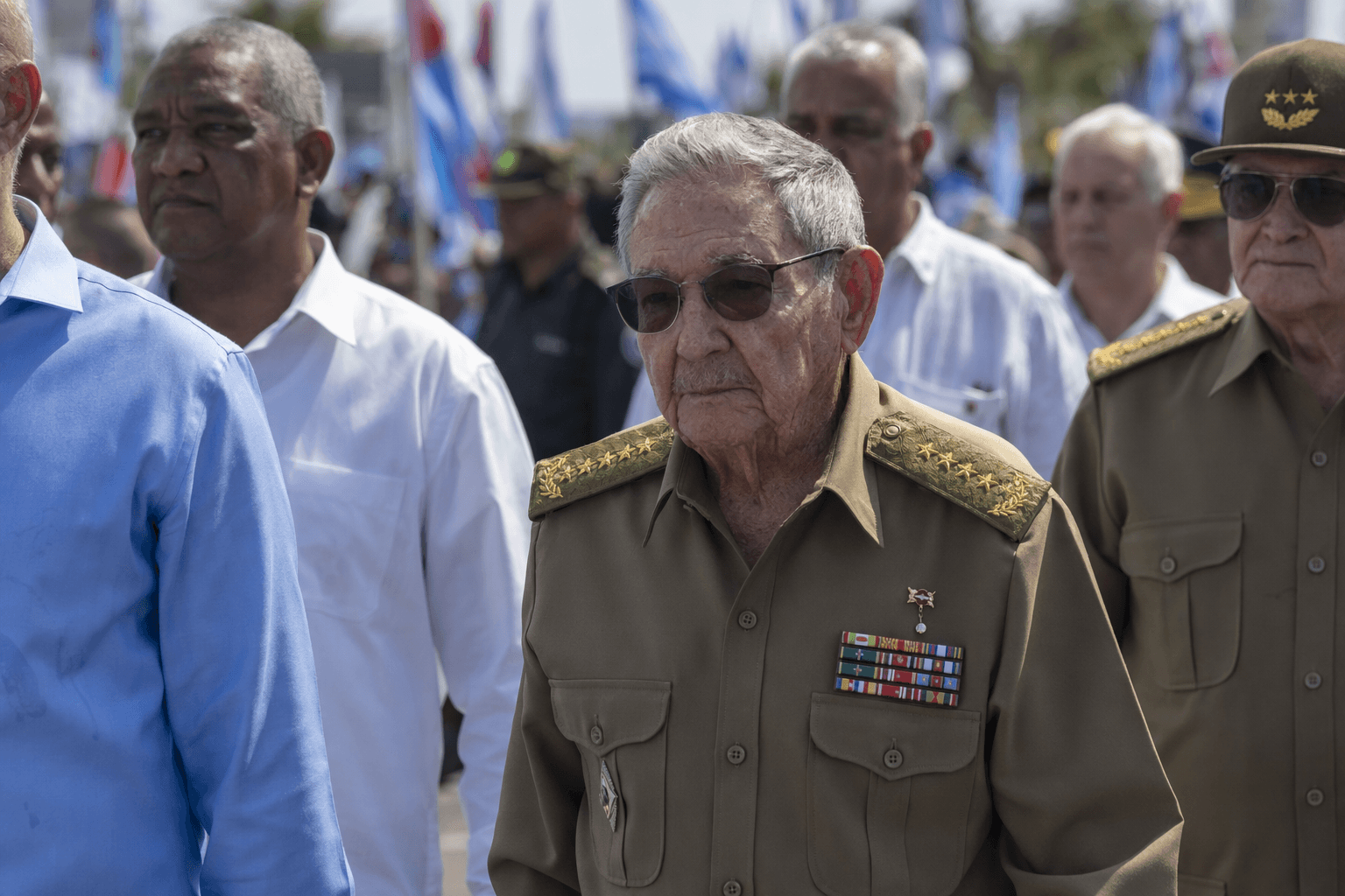 Raúl Castro joins Havana May Day march as U.S. tensions rise