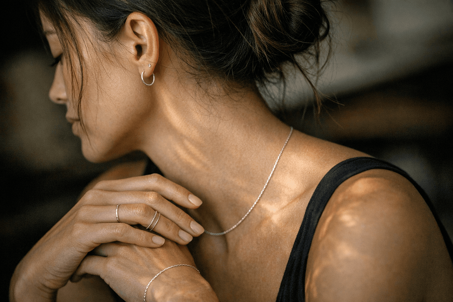 Delicate Sterling Silver Jewelry: Composition, Standards, and Minimalist Applications