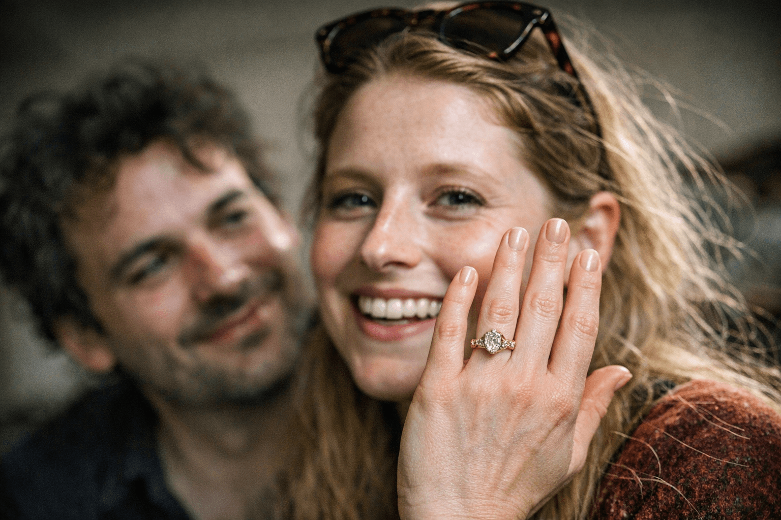 Jessie Cave announces engagement, shows off diamond-and-gold ring