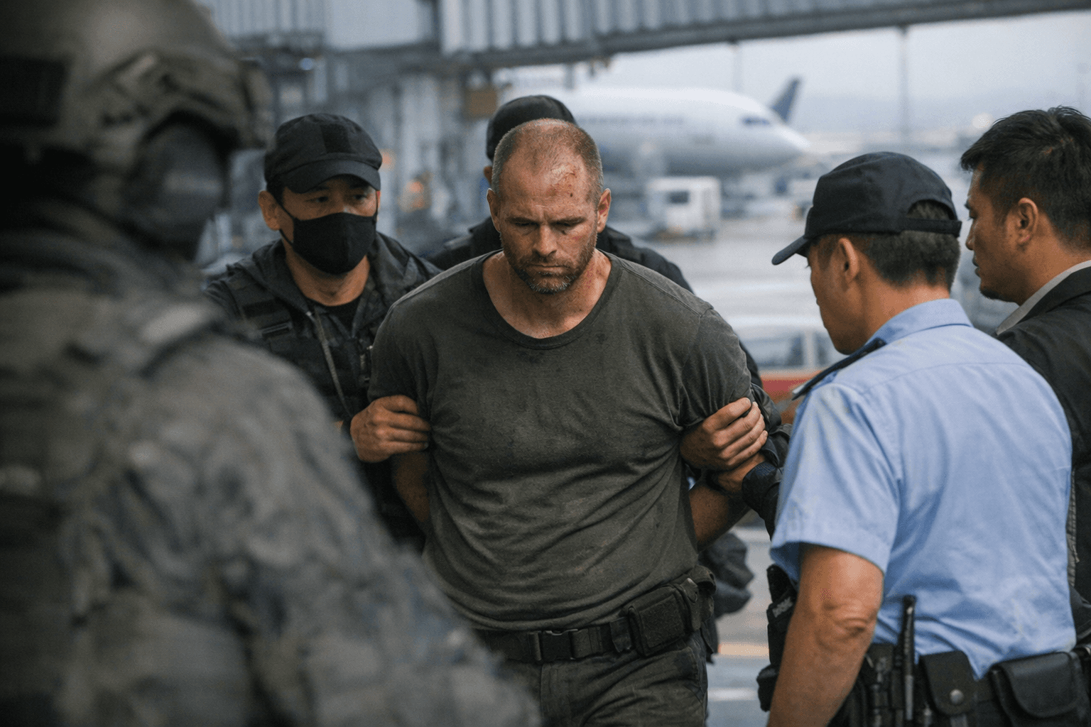 U.S. Navy reservist accused of killing wife arrested overseas after manhunt