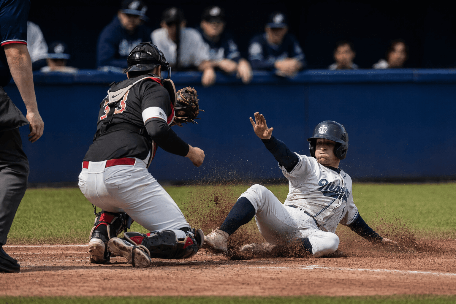Neptunus ontvangt Hoofddorp Pioniers in gratis dubbel in Rotterdam