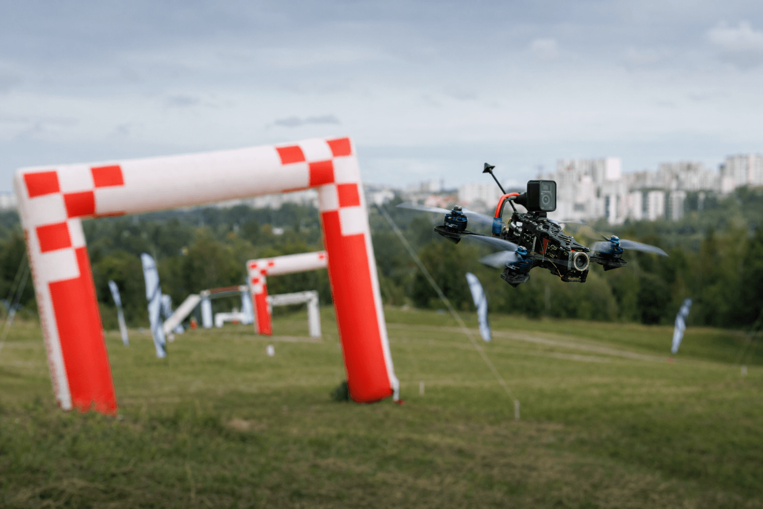 Vilnius drone racing returns outdoors, May 16 Šeškinė Scouts stage announced