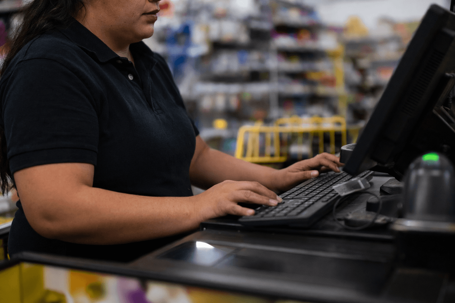 U.S. wages outpace inflation, but pay gaps still squeeze Dollar General workers