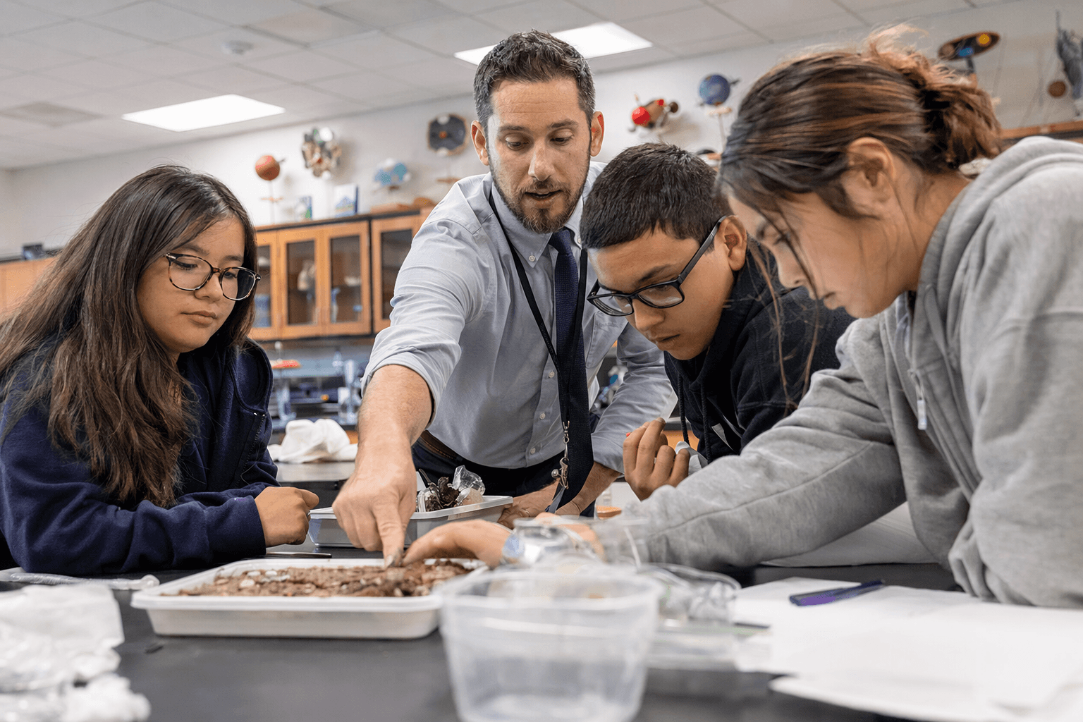 Yuma teacher wins national science award for hands-on classroom work